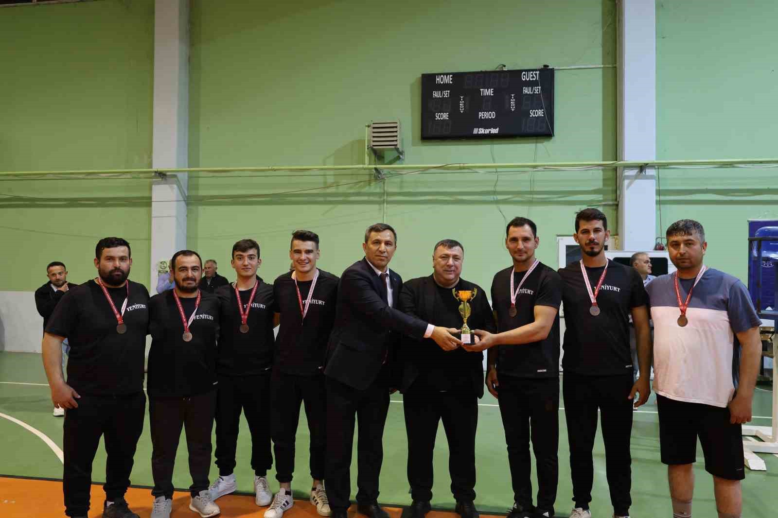 Beylikova&rsquo;daki Kurumlar Arası Voleybol Turnuvası sona erdi
