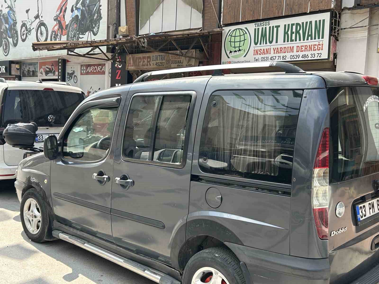 Hayırsever aracını Gazze’ye destek için bağışladı