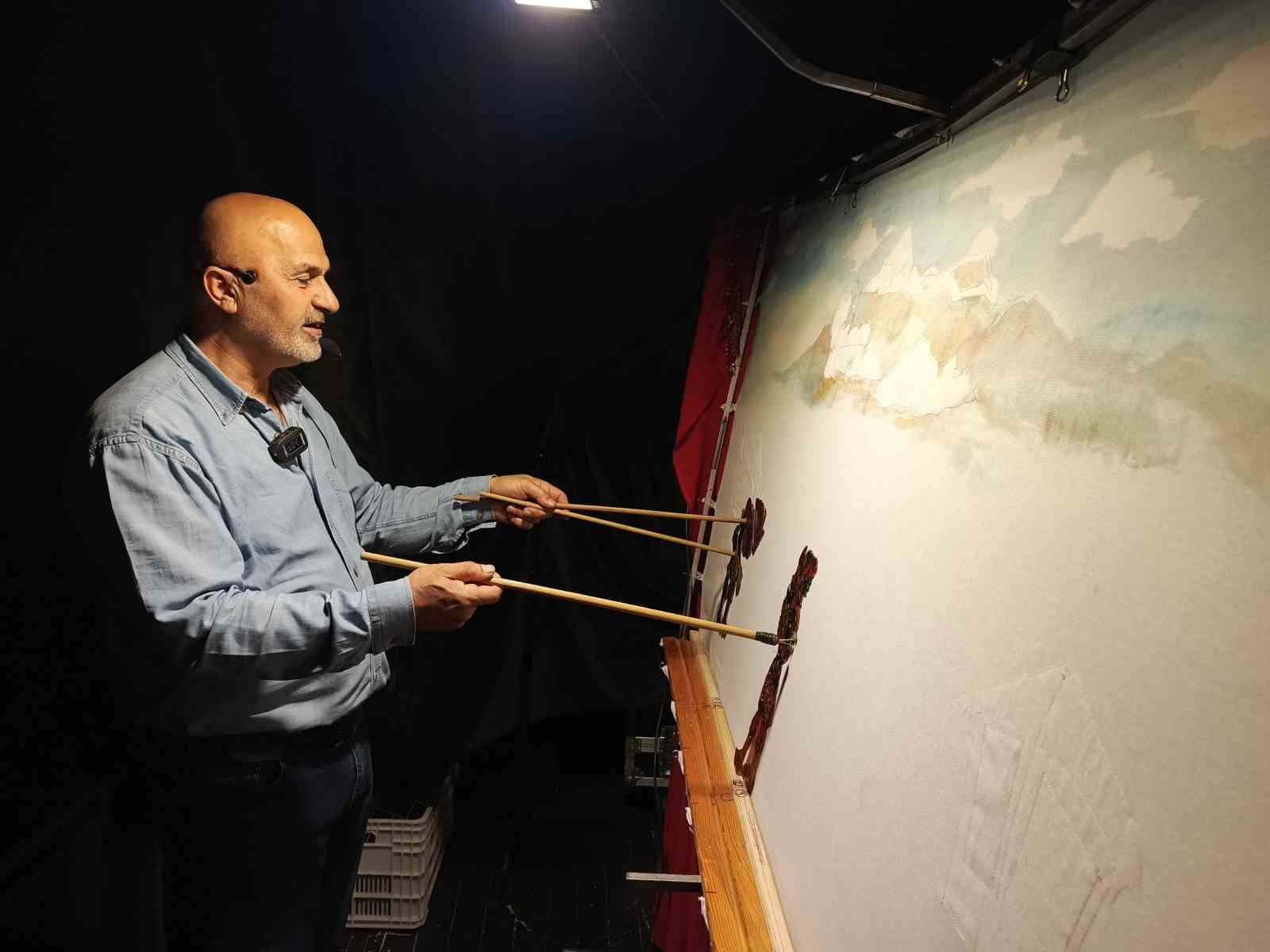 Balıkesir’de Hacivat-Karagöz canlı sinema etkinliği