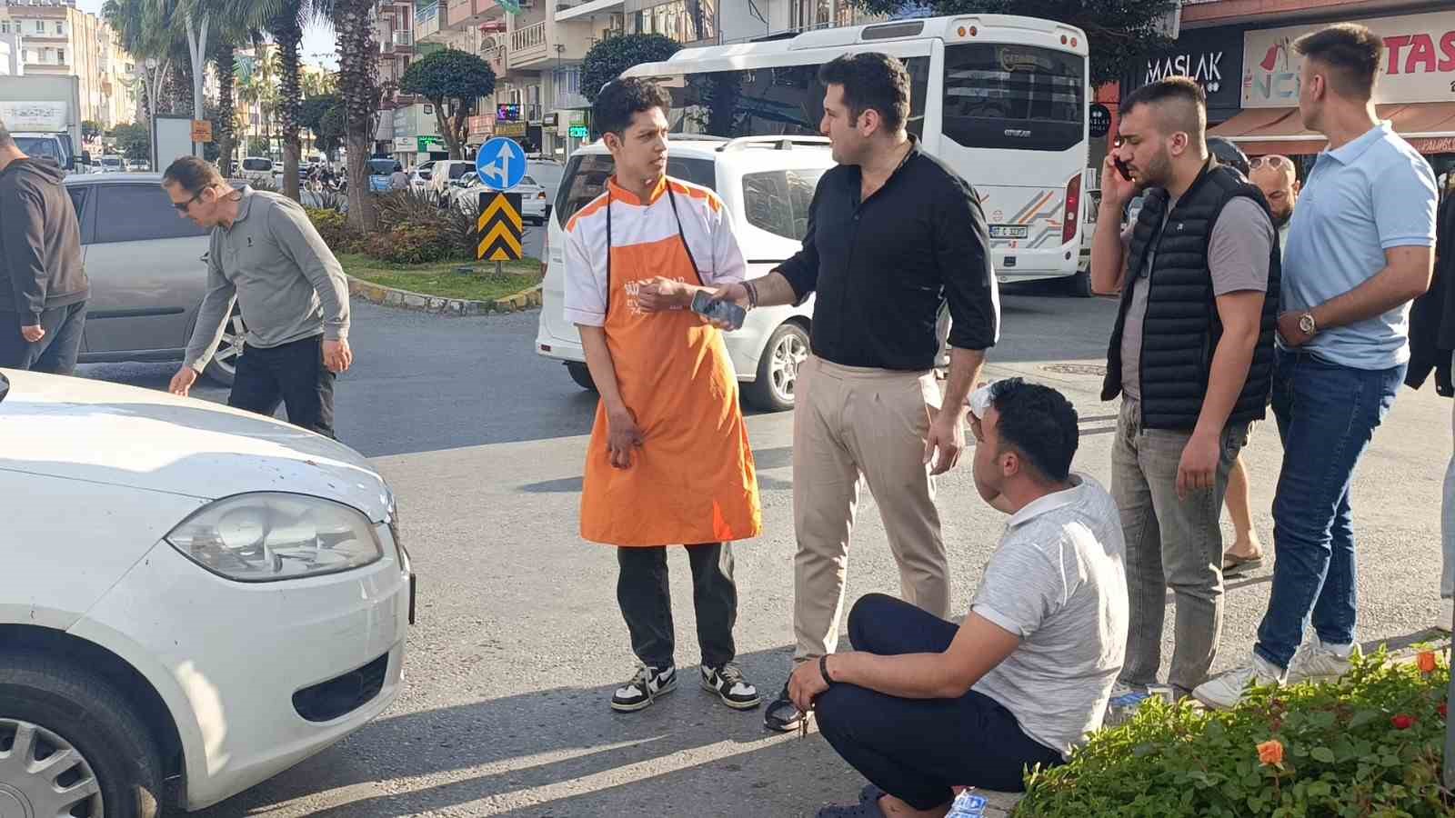 Antalya&rsquo;da otomobil ile motosiklet &ccedil;arpıştı, s&uuml;r&uuml;c&uuml; takla atarak yola savruldu
