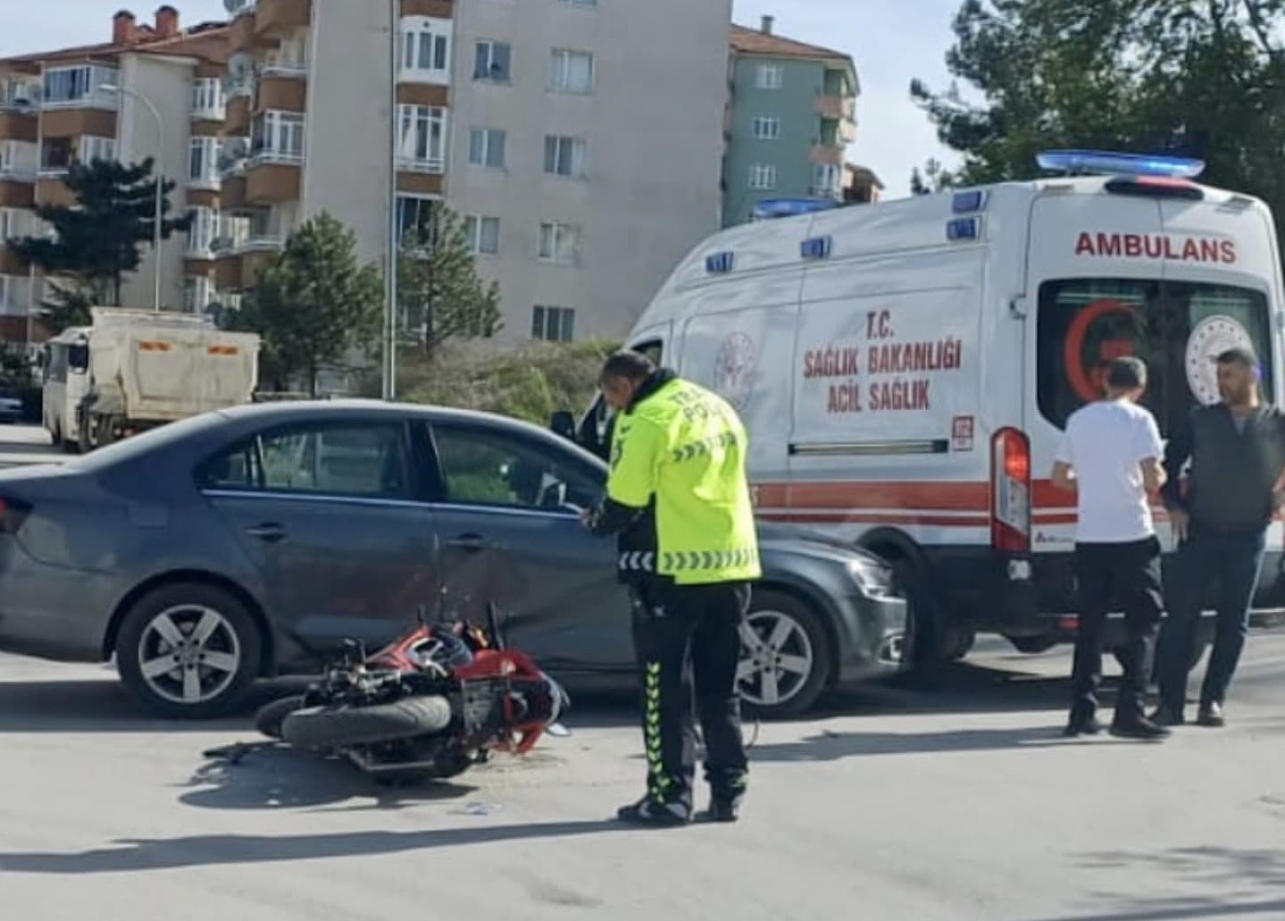 Bilecik’te motosiklet ile otomobil çarpıştı, 1 kişi yaralandı