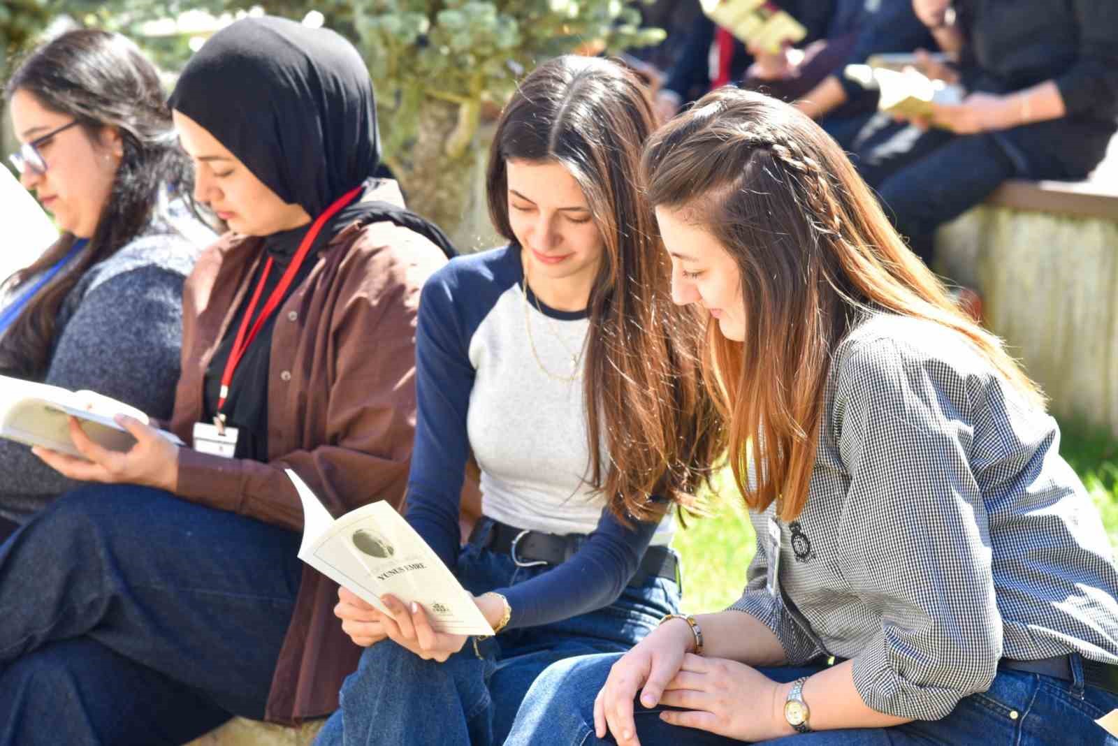 BŞE&Uuml;&rsquo;de kitap okuma etkinliği d&uuml;zenlendi
