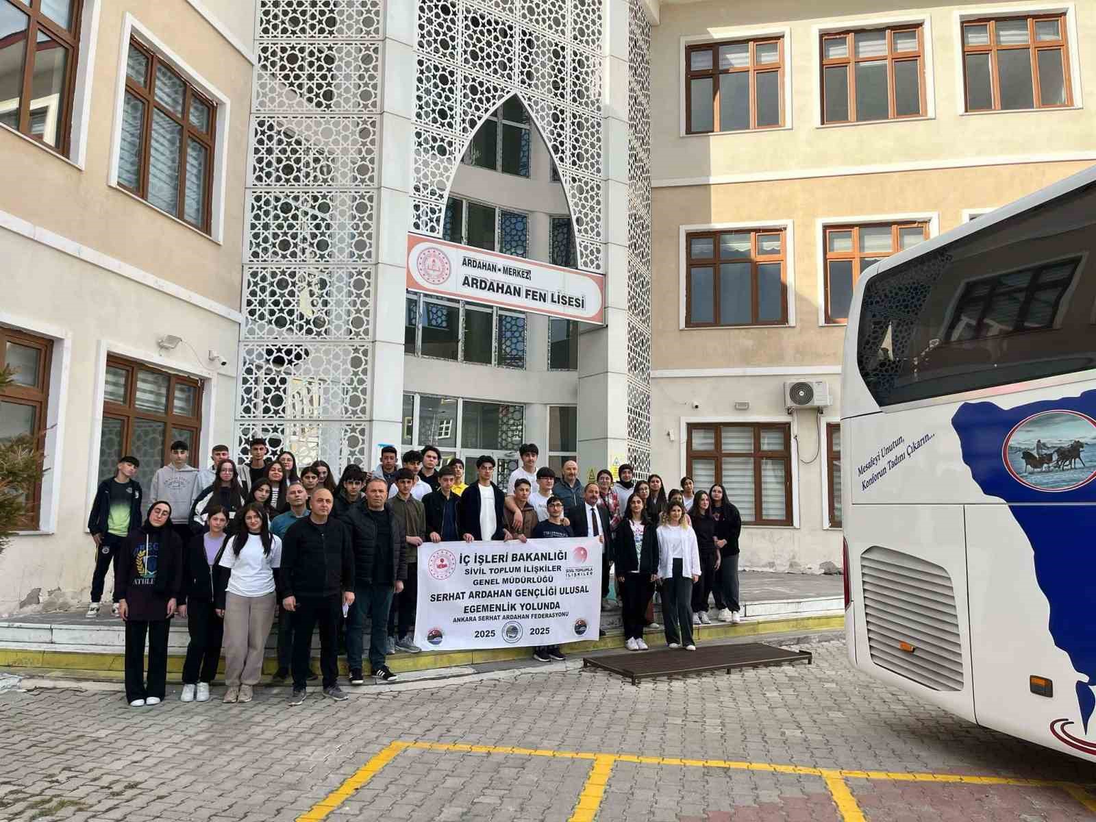 Ardahanlı öğrenciler ulusal egemenlik yolunda Ankara gidiyor