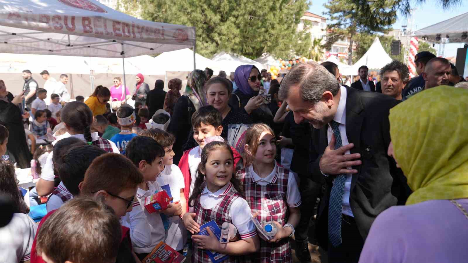 G&uuml;rsu &Ccedil;ocuk Kitap Fuarı kapılarını a&ccedil;tı
