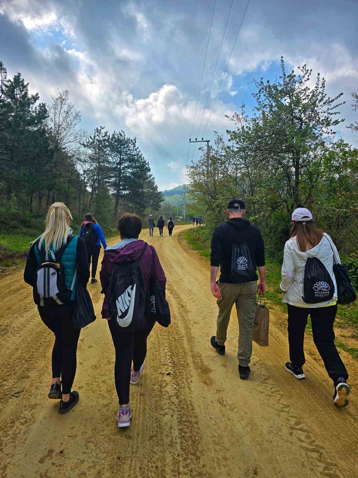 Kalp sağlığı farkındalığı i&ccedil;in 11 kilometre y&uuml;r&uuml;d&uuml;ler
