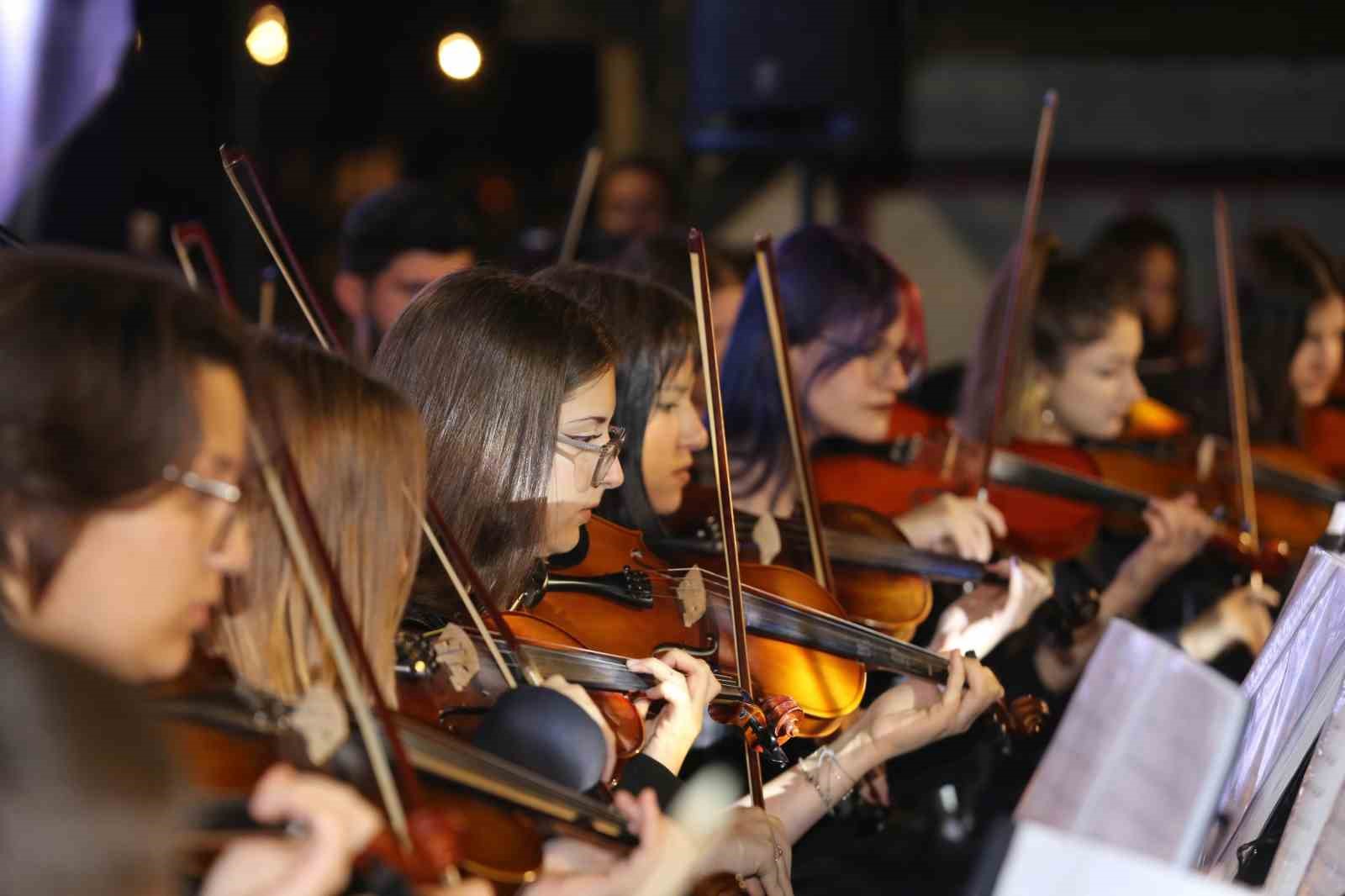 Kepez’den 23 Nisan’a özel senfonik rock konseri