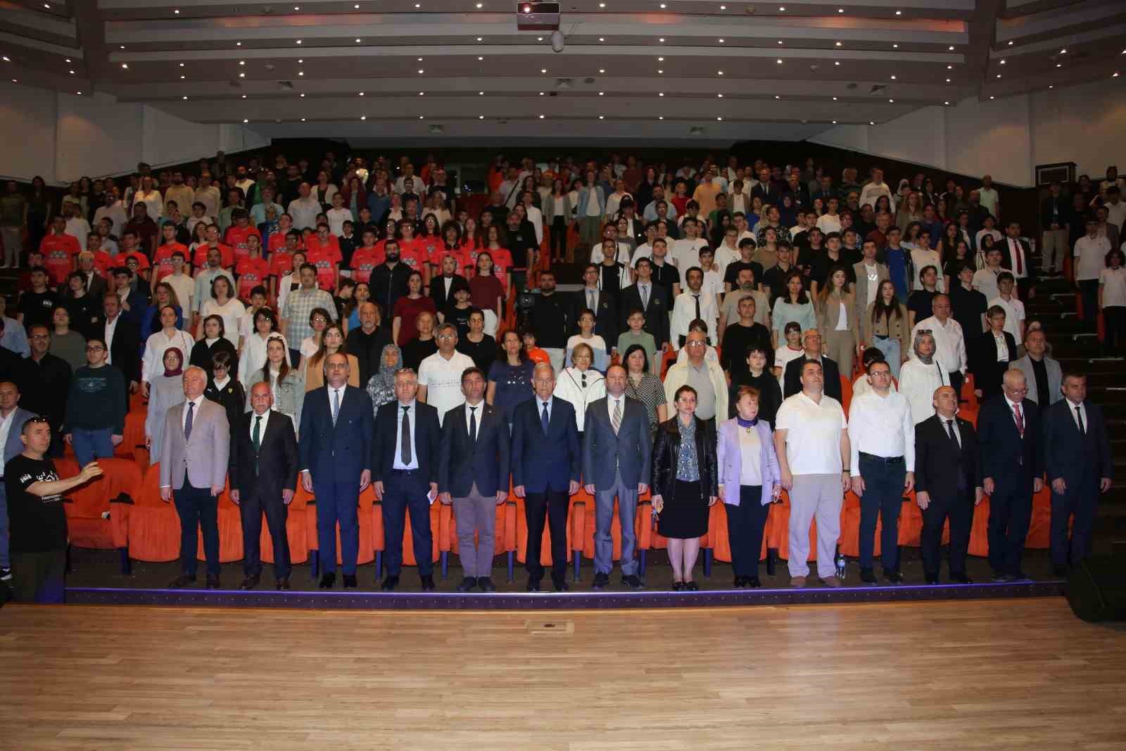 Matematikte Sınır Tanımayanlar Akdeniz &Uuml;niversitesi&rsquo;nde &ouml;d&uuml;llerini aldı
