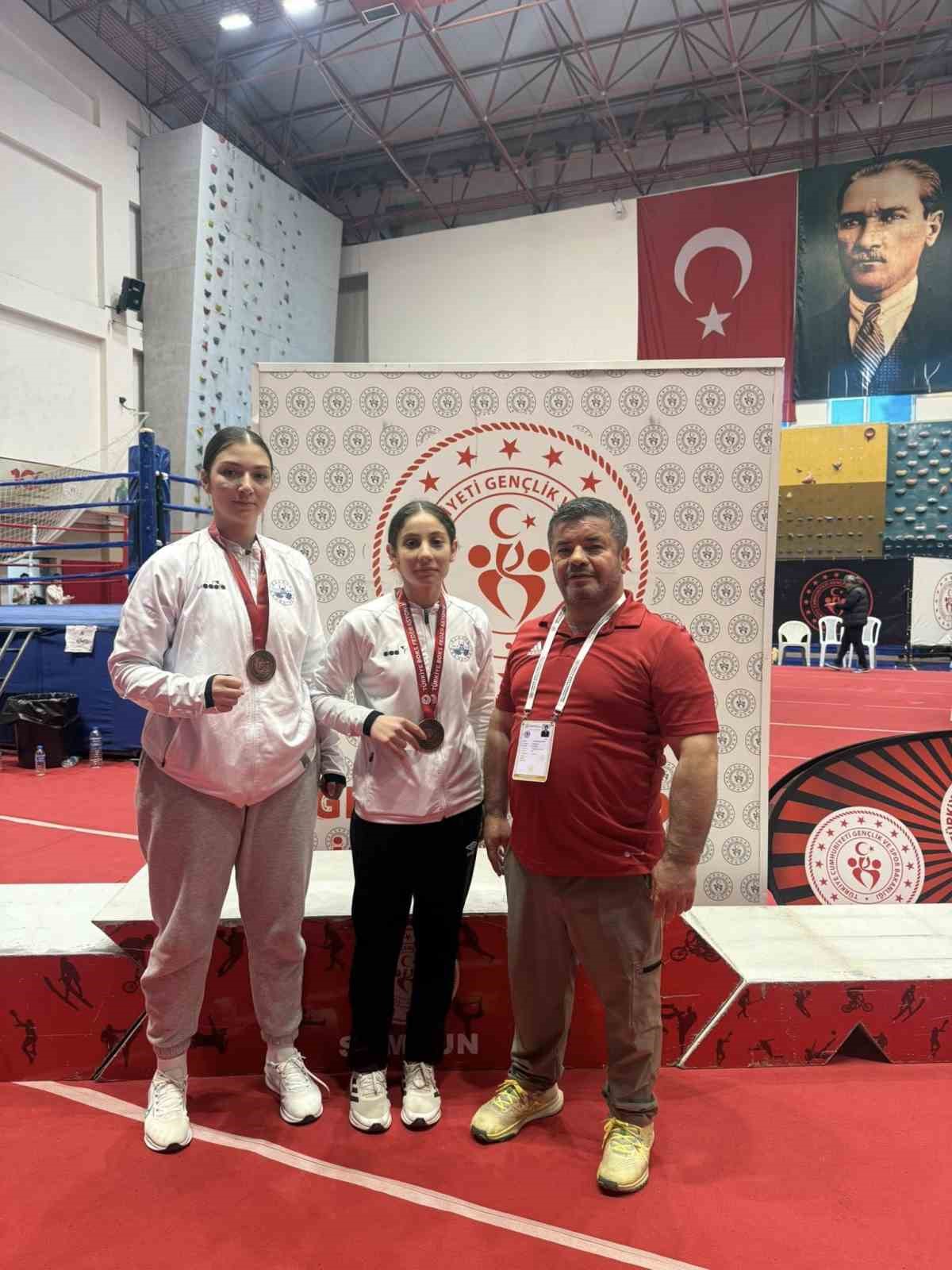 Elazığ’a Samsun’dan 2 madalya