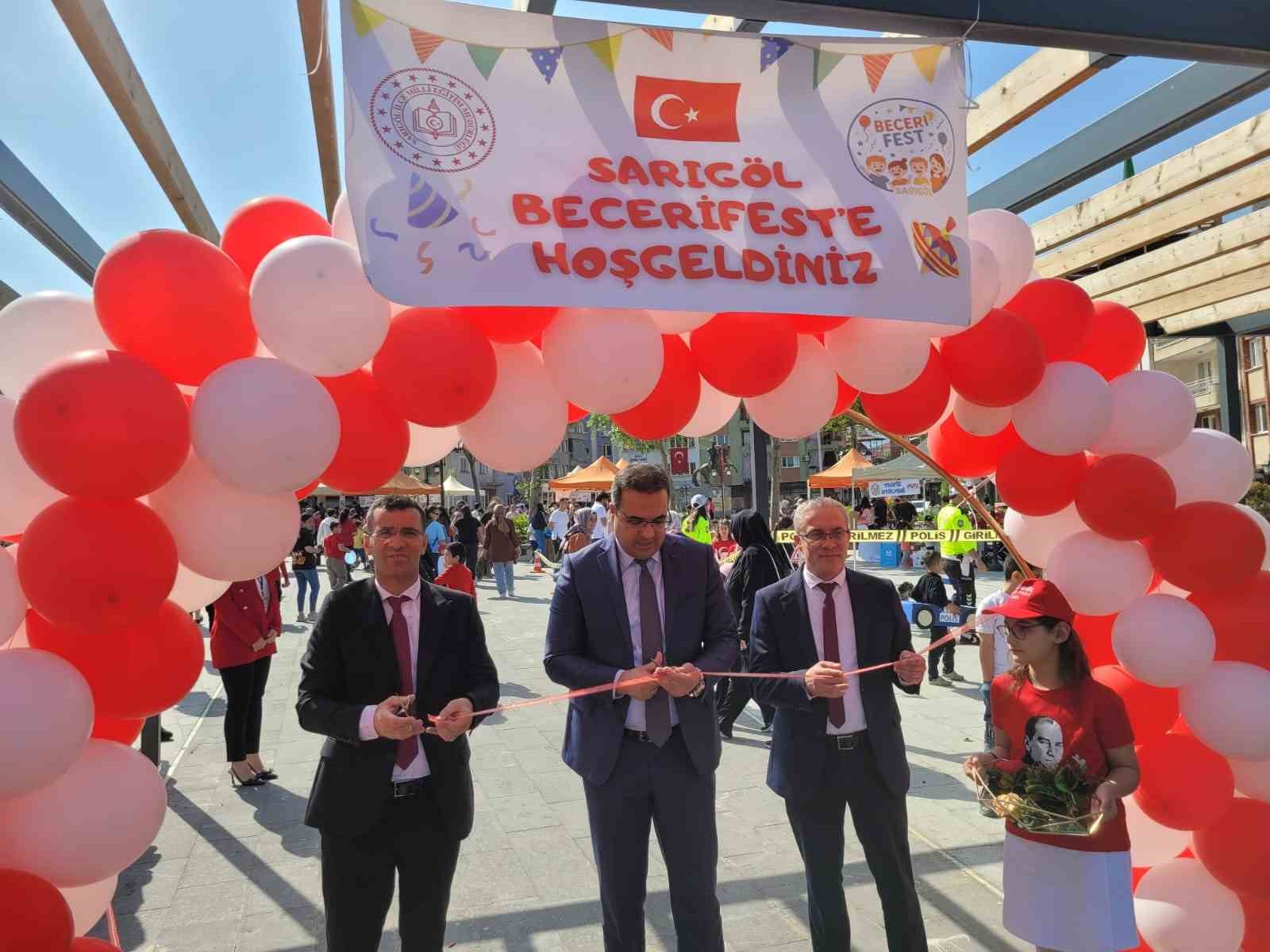 Sarıgöl’de ilk kez Becerifest Çocuk Şenliği düzenlendi