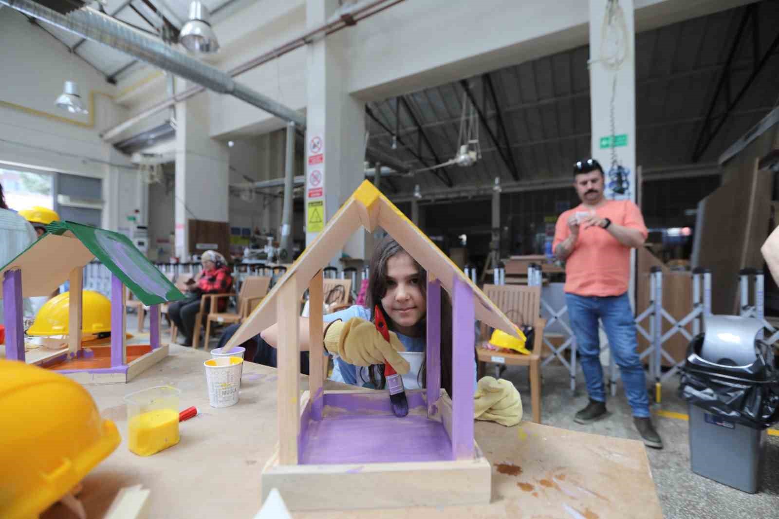 Muğla Büyükşehir’den Minik Ustalara Kuş Yuvası Atölyesi