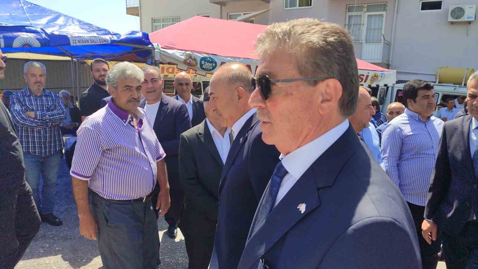 KKTC Başbakanı Ünal Üstel’den Mevlüt Çavuşoğluna taziye ziyareti