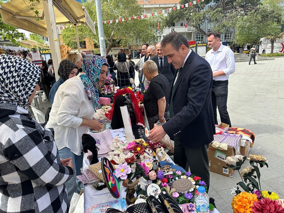 Kaymakam Memiş, yılsonu sergisini ziyaret etti