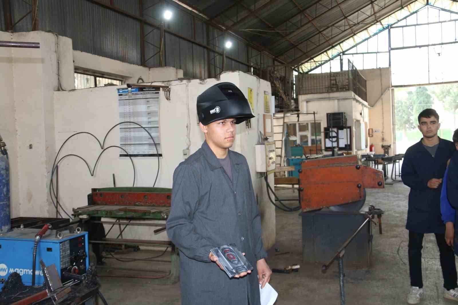 Lise öğrencisi ’Kaynak Yarışması’nda çift derece aldı