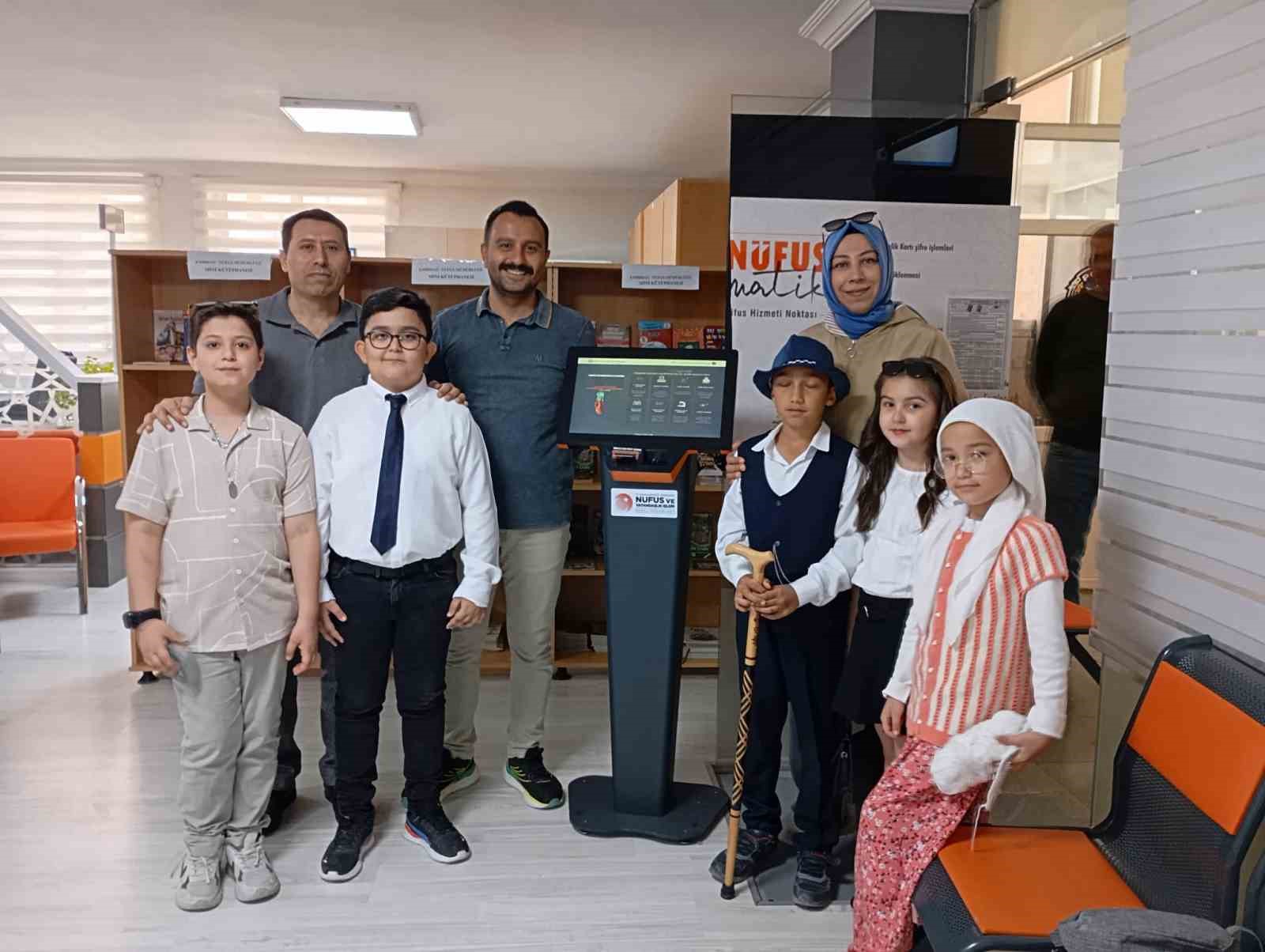 Afyonkarahisar’da minikler ’Nüfusmatik’i tiyatro ile tanıttı