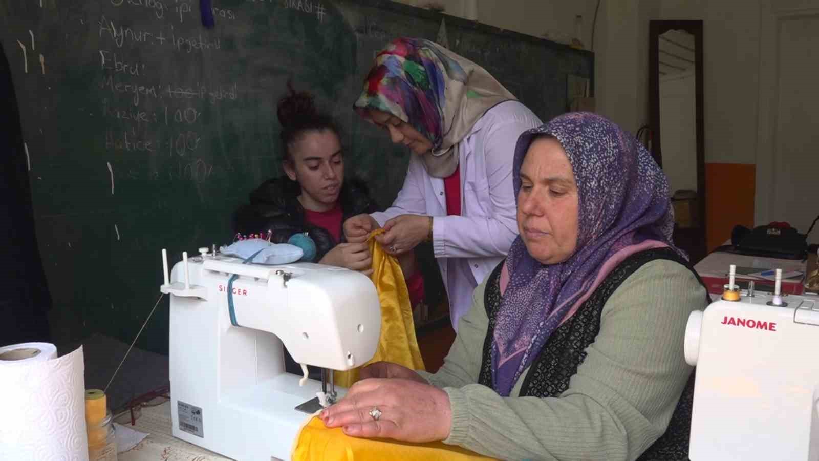 Amasya’da çocukların 23 Nisan kıyafeti köy yaşam merkezinden