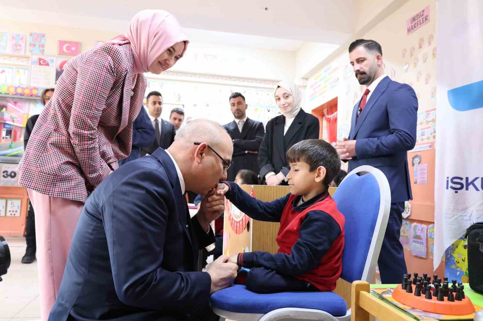 Ağrı’da eğitime dokunan proje: Binlerce öğrenci sıralarına kavuştu