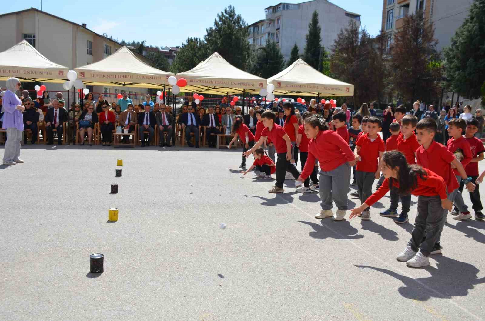 Geleneksel sokak oyunları yeniden yaşatıldı