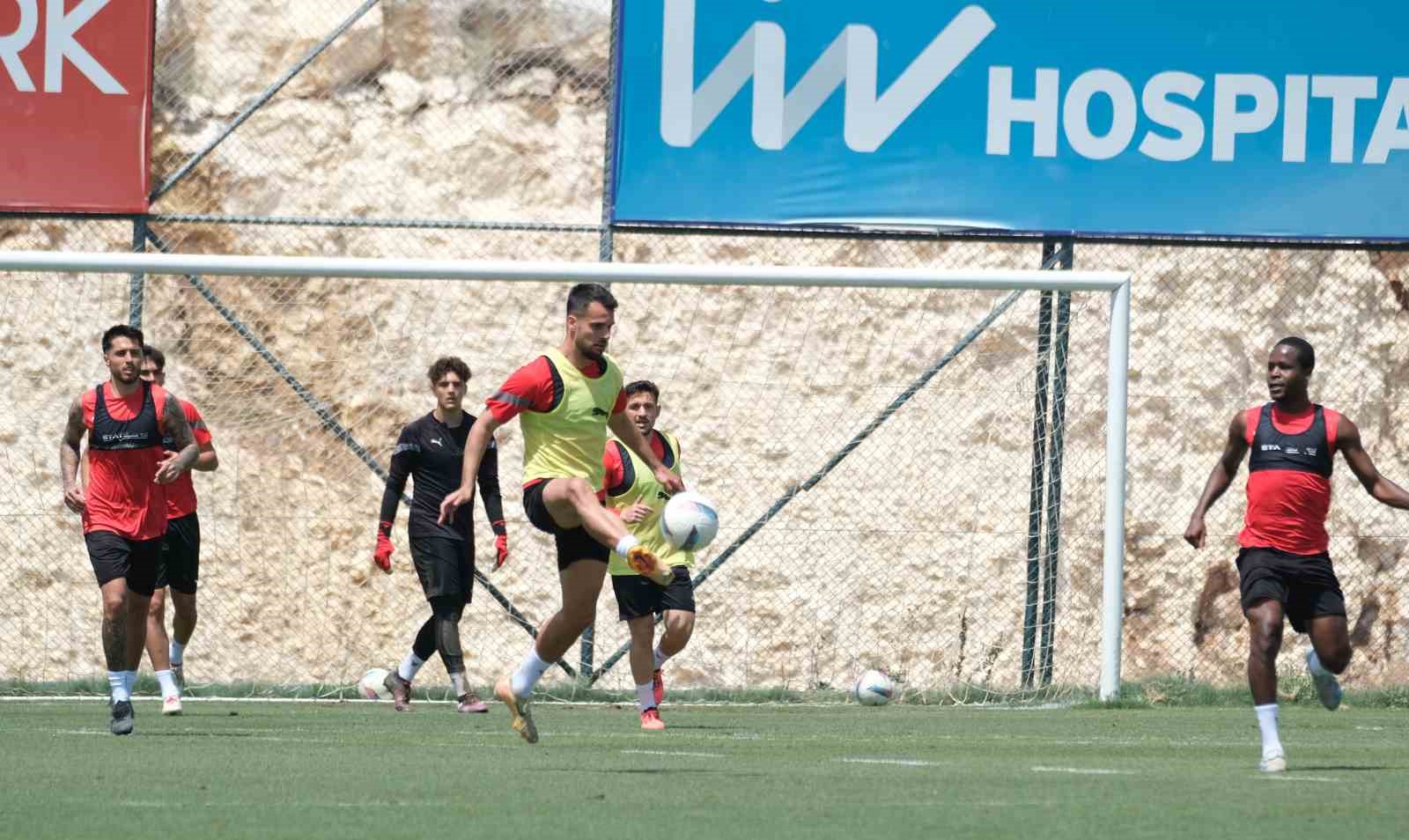 Atakaş Hatayspor, Beşiktaş maçının hazırlıklarına başladı

