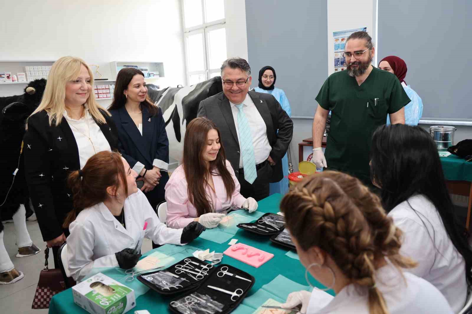 BEUN Meslek Yüksekokulunda Laborant ve Veteriner Sağlık Programı İçin Donanımlı Klinik Beceri Laboratuvarı açıldı
