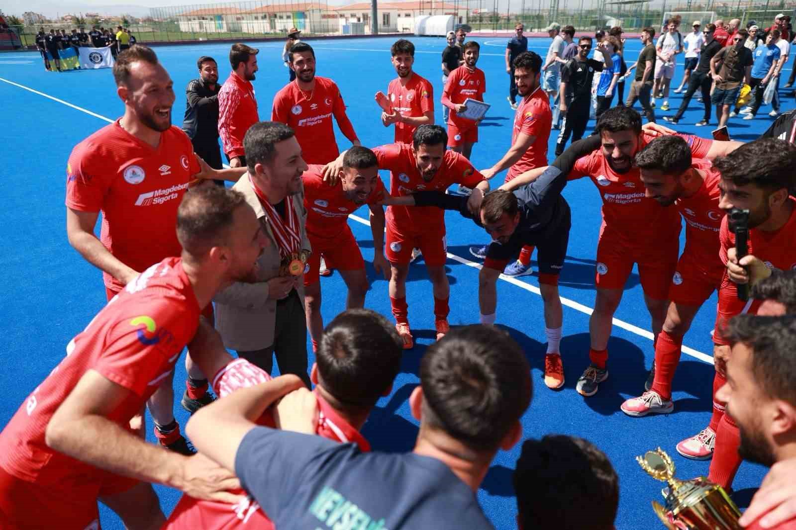Nevşehir Belediyesi SK Hokey Takımı Avrupa şampiyonu oldu