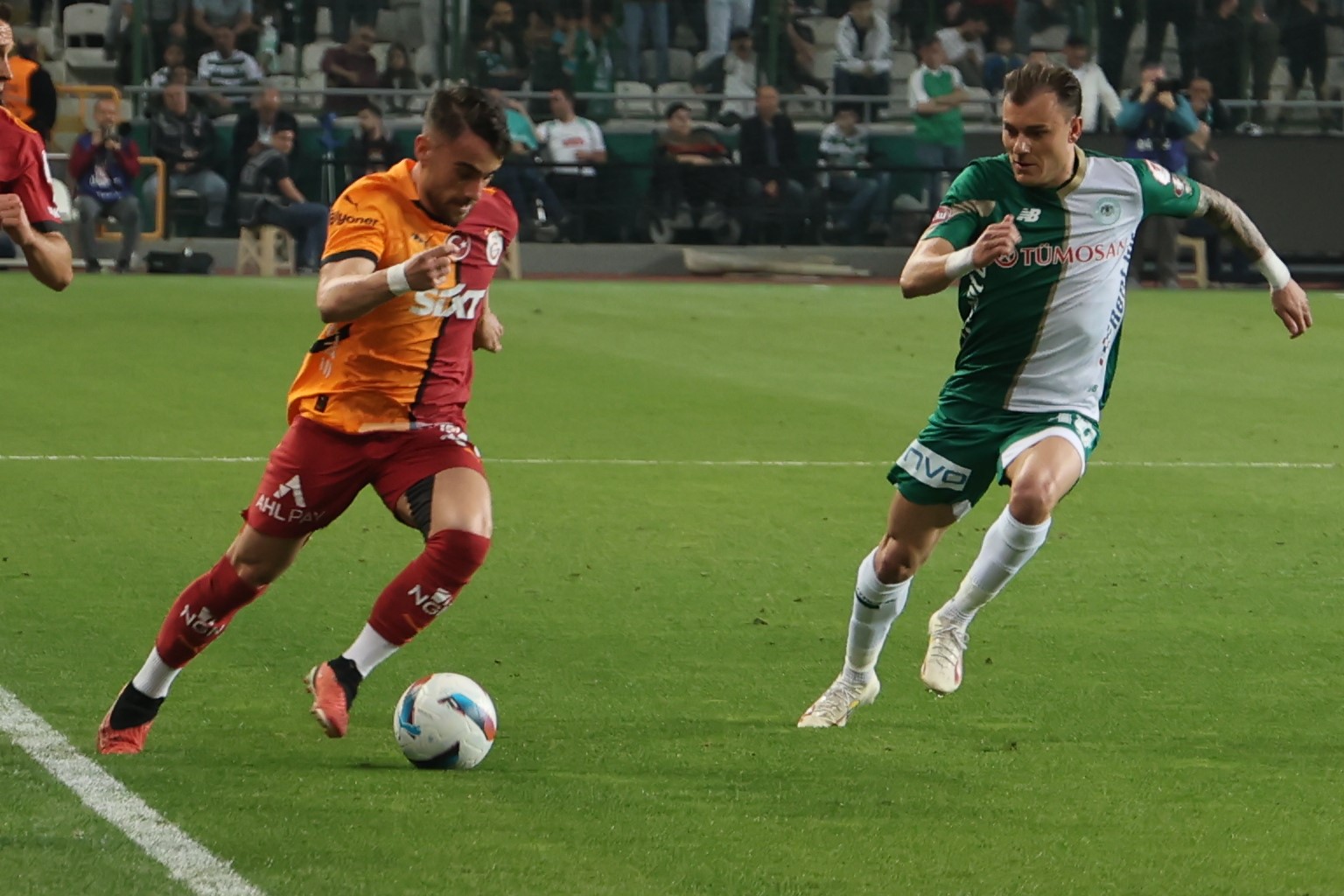 Yunus Akgün, Galatasaray ile 100. maçına çıktı
