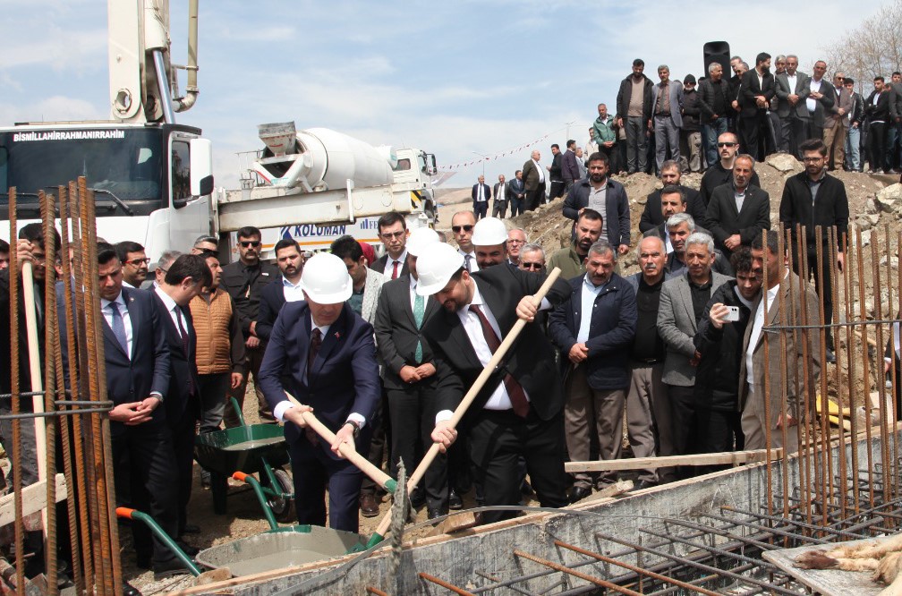 Ahlat’ta ‘Su Sporları Merkezi’nin temeli atıldı