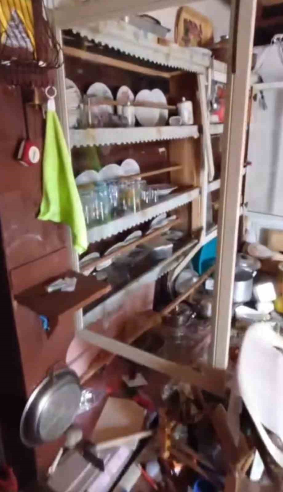 Rize&rsquo;de kış uykusundan uyanan ayılar bu kez Anzer Yaylası&rsquo;ndaki evleri talan etti
