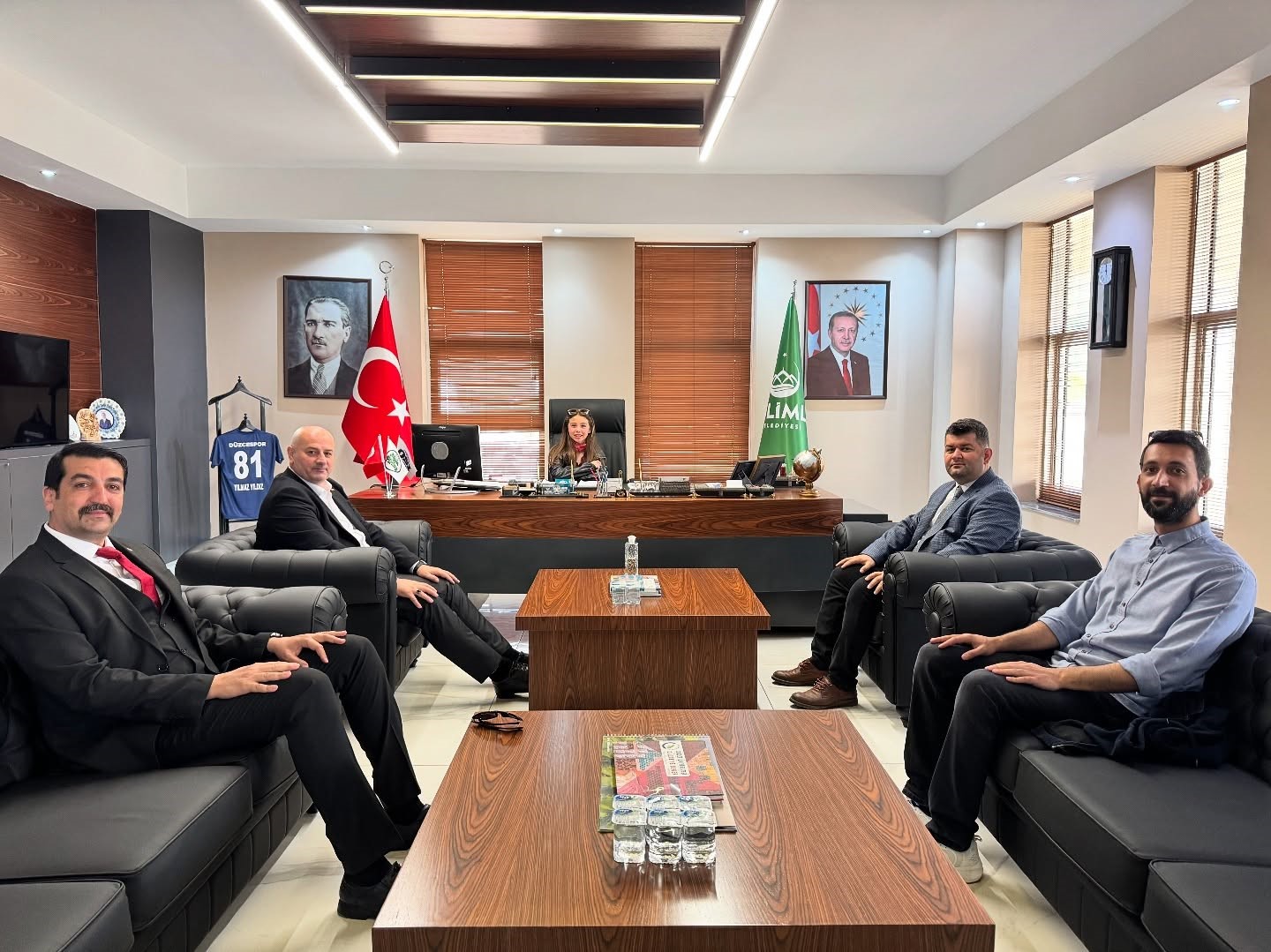 Başkanlık koltuğuna Öznehir oturdu