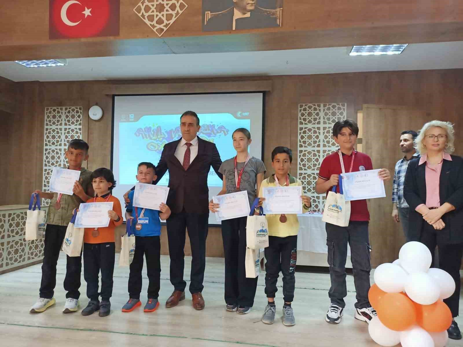 Burhaniye’de Türkiye Akıl ve Zeka Oyunları Ödül Töreni heyecanı