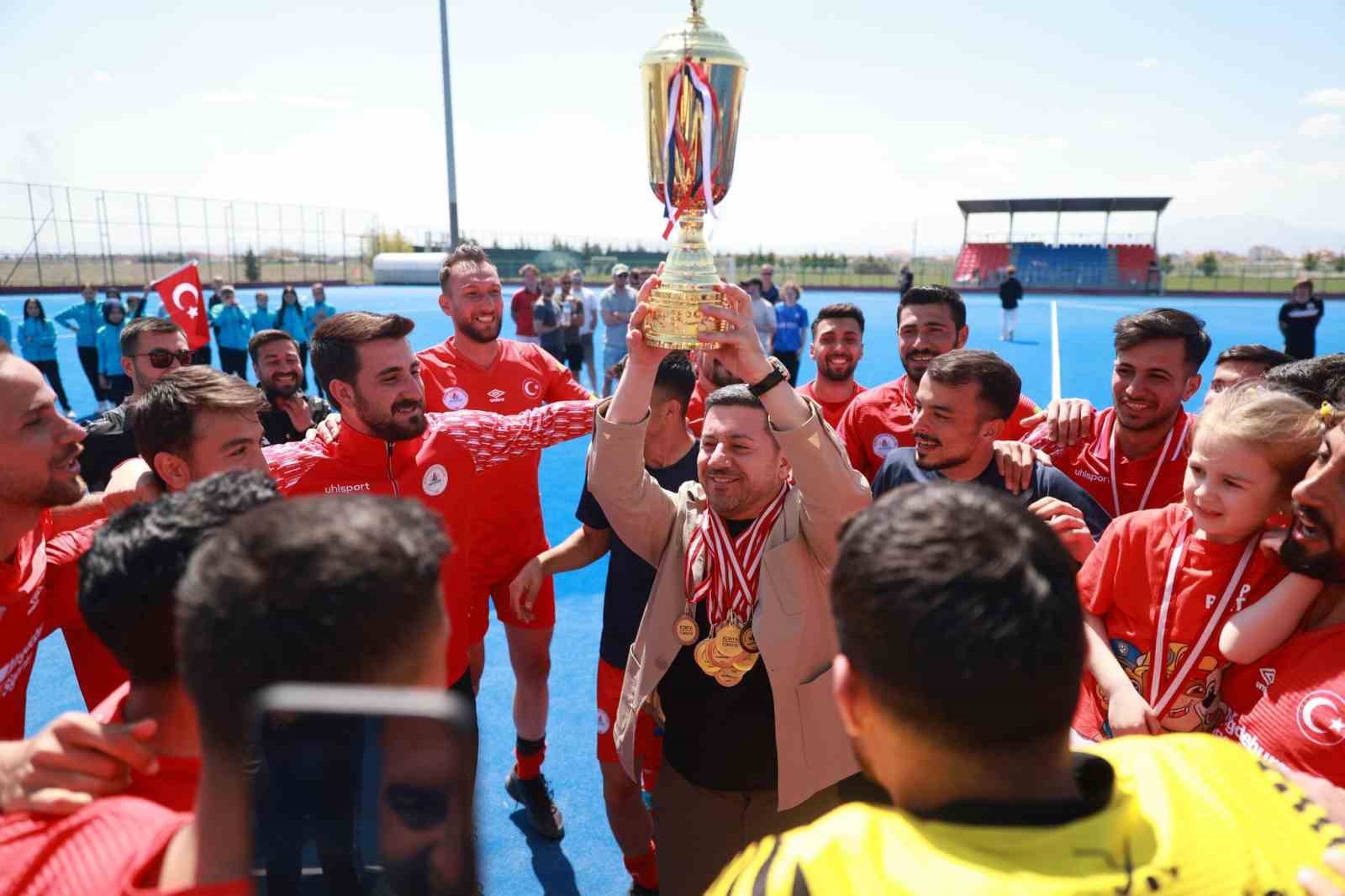 Nevşehir Belediyesi SK Hokey Takımı Avrupa şampiyonu oldu