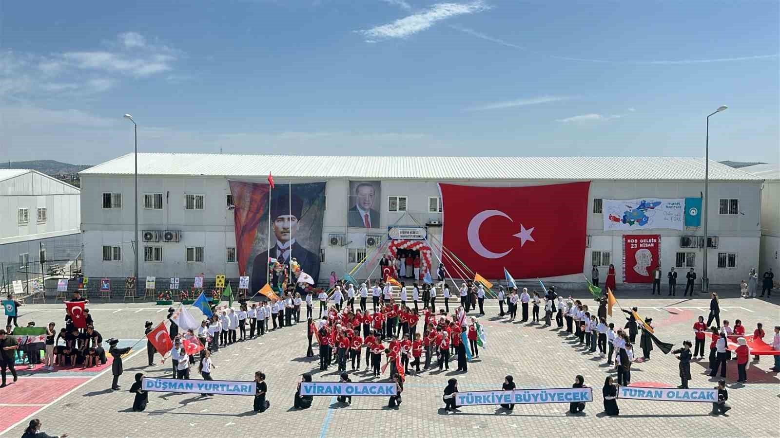 Kahramanmaraş&rsquo;ta barınma merkezinde 23 Nisan coşkusu
