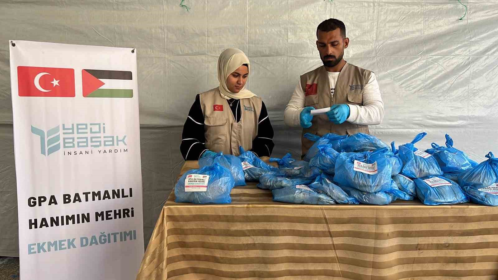 Düğününde mehir olarak verilen altınlarını Gazze’ye bağışladı