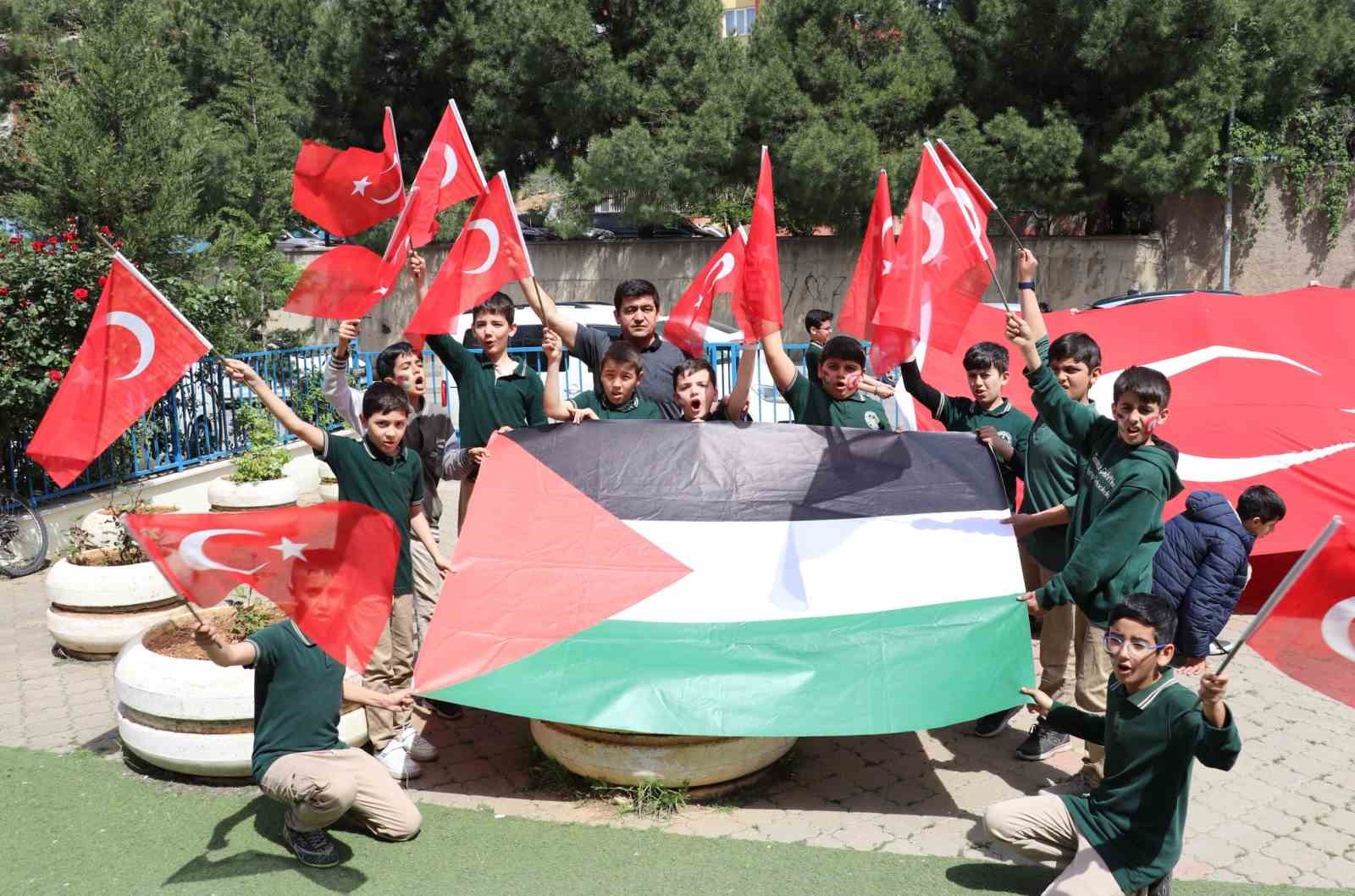 ’Gazze’ye özgürlük’ etkinliğinde duygusal anlar