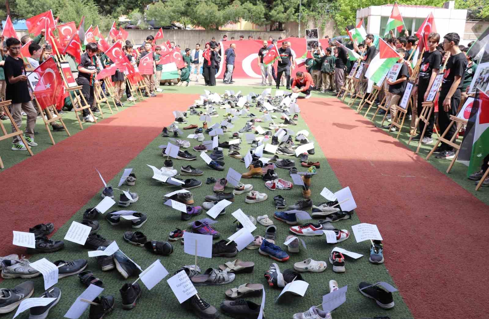 &rsquo;Gazze&rsquo;ye &ouml;zg&uuml;rl&uuml;k&rsquo; etkinliğinde duygusal anlar
