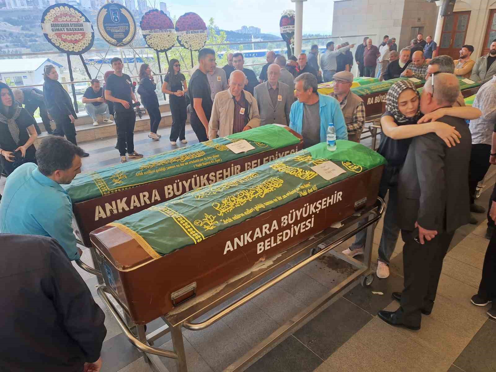 Oğlu tarafından vurulan eski milletvekilinin eşi son yolculuğuna uğurlandı