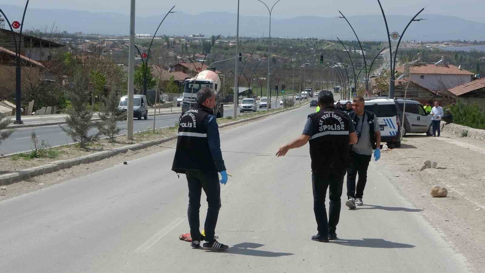 Malatya&rsquo;da hafif ticari aracın &ccedil;arptığı kadın hayatını kaybetti
