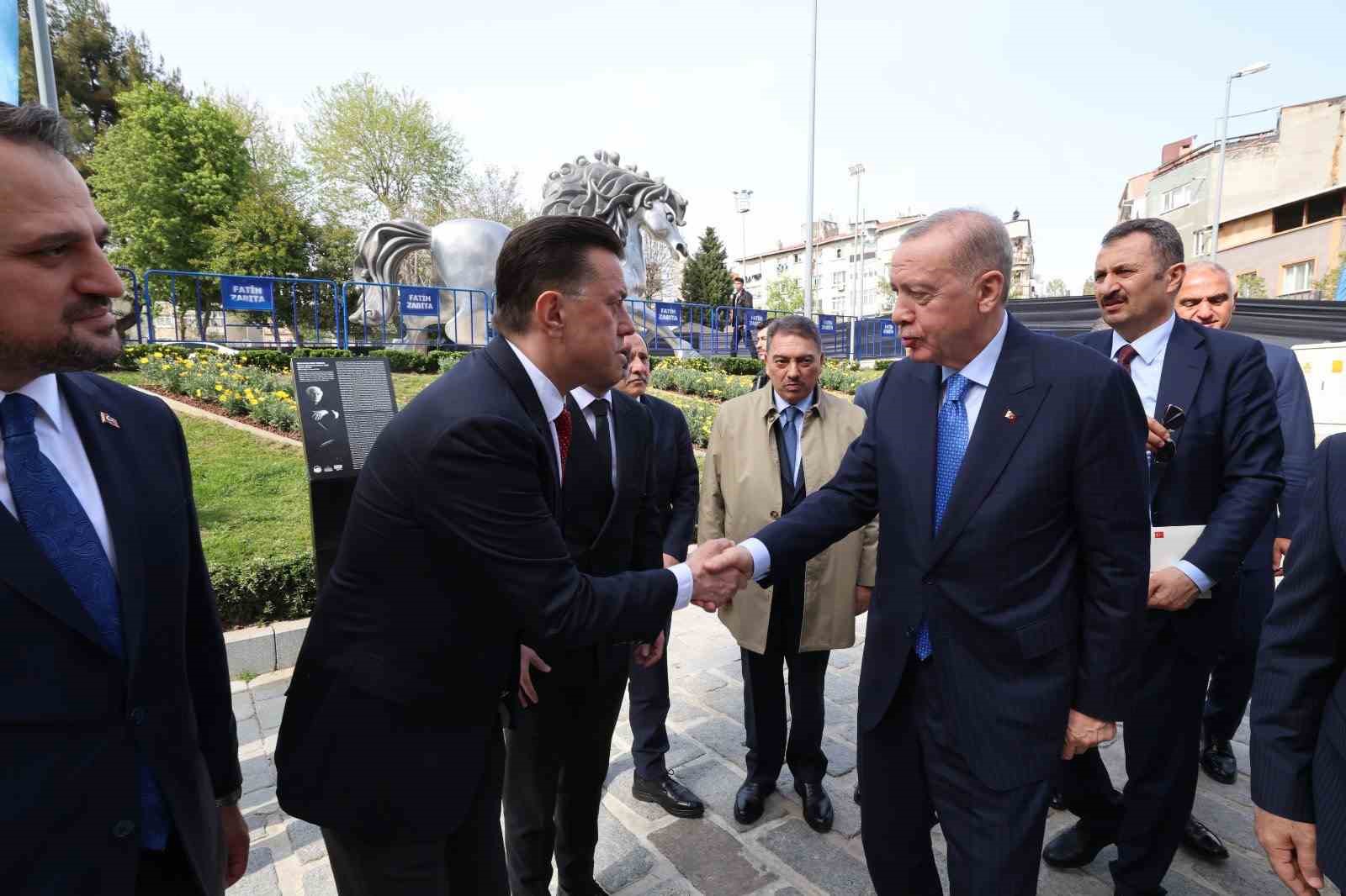 Milletvekili Hatipoğlu, 3’üncü Uluslararası Yeditepe Bienali’ne katıldı