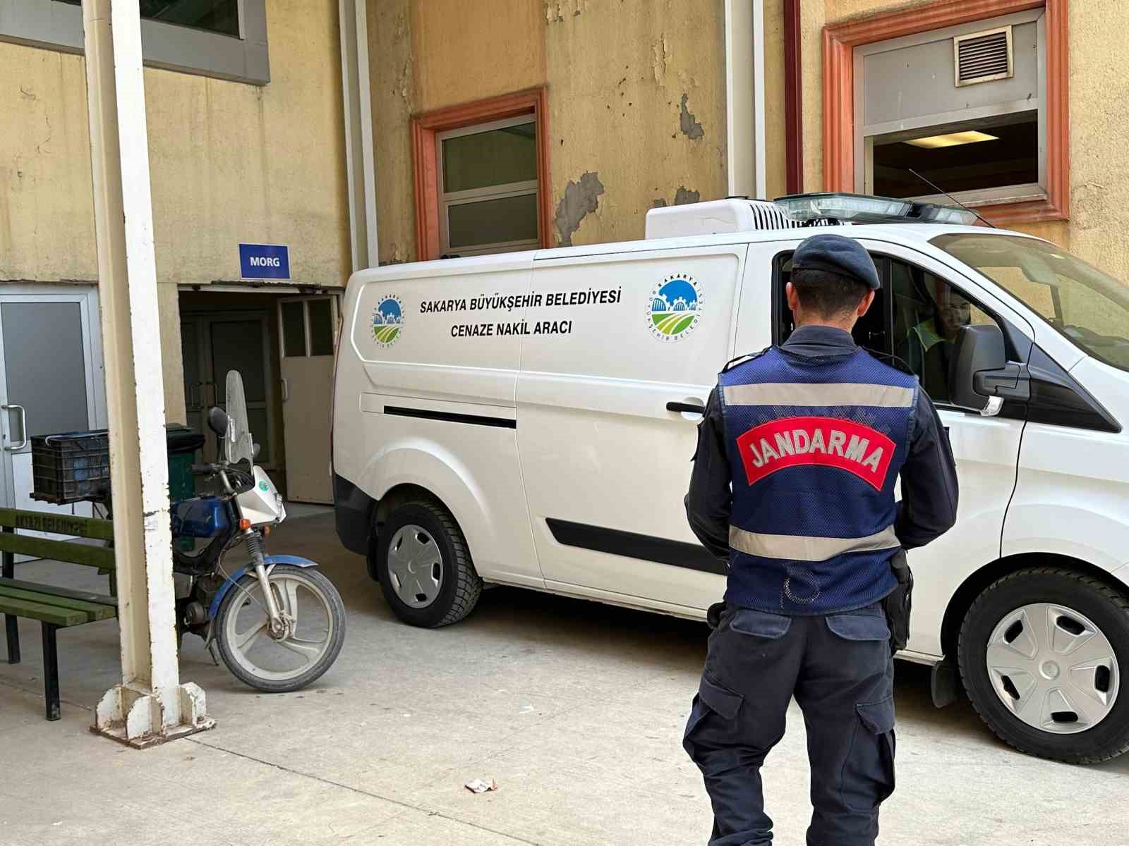 Ölüm onu bahçede ilaçlama yaparken buldu