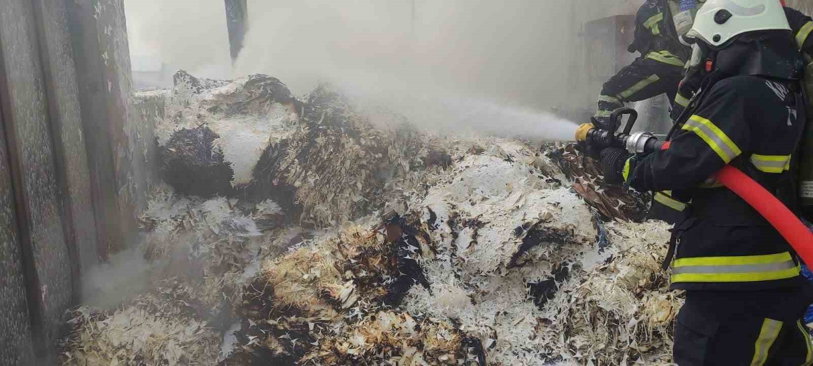 Kahramanmaraş&rsquo;ta iş yeri yangını
