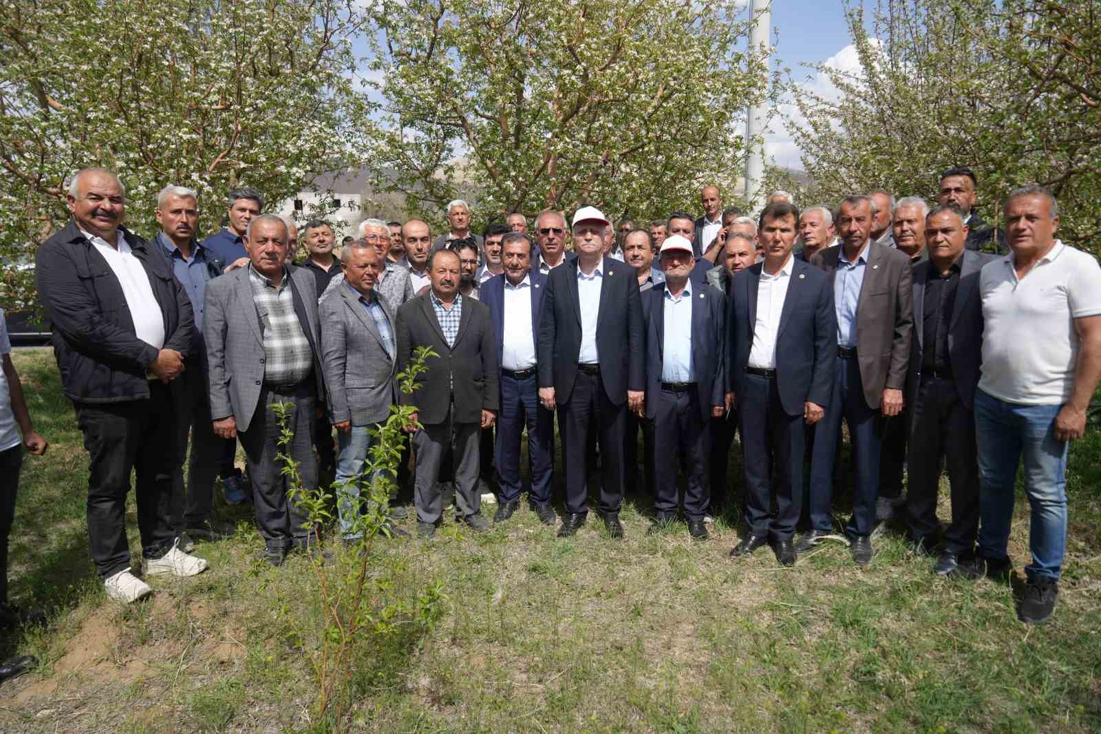 TZOB Genel Başkanı Bayraktar, Niğde’de zirai don zararı gören bahçeleri inceledi