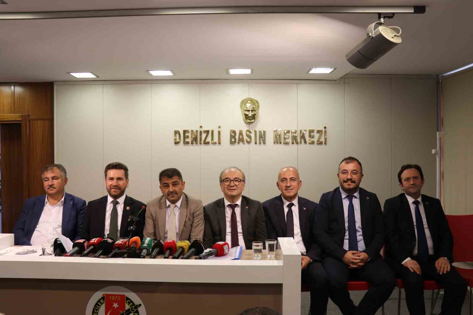 Tütüncünün sesi olan başkanlardan firmalara çağrı; "Avans yoksa, tütün birliği kuracağız"