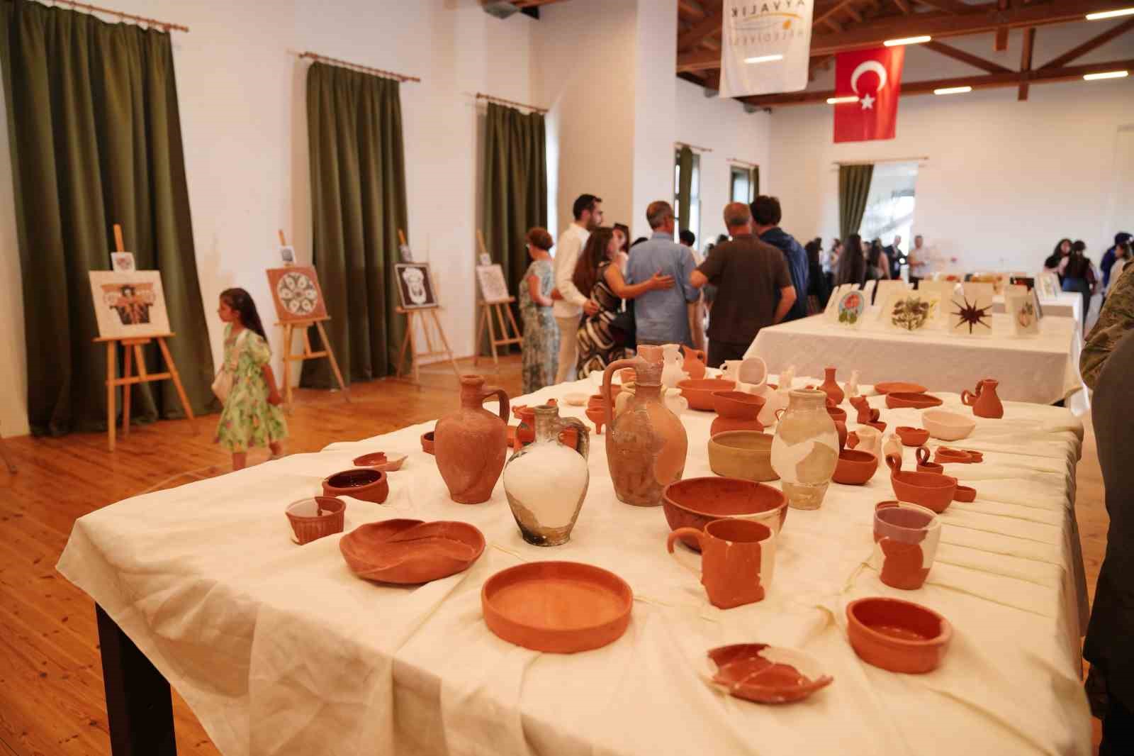 Ayvalık’ın hasat zamanını sergilediler
