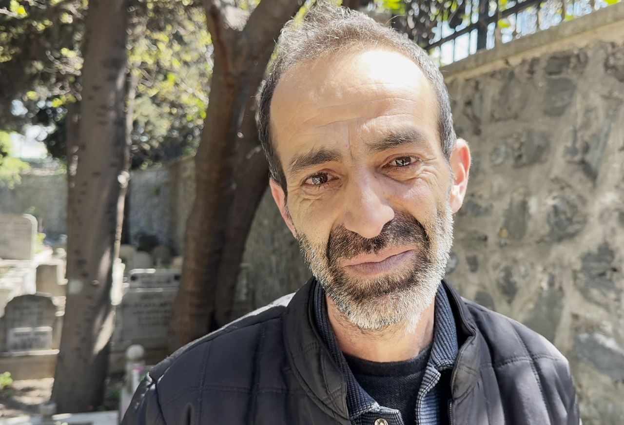 İtalyan şefin oğlu Mattia Ahmet Minguzzi’nin mezarını anneannesi ziyaret etti