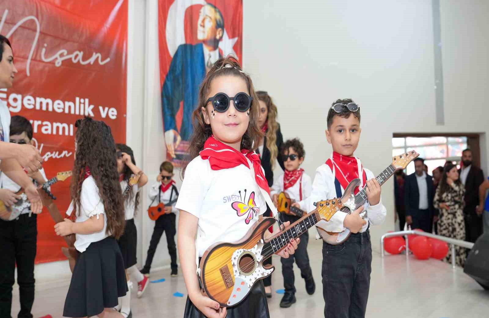 Kreşte eğitim gören çocuklar 23 Nisan’ı kutladı