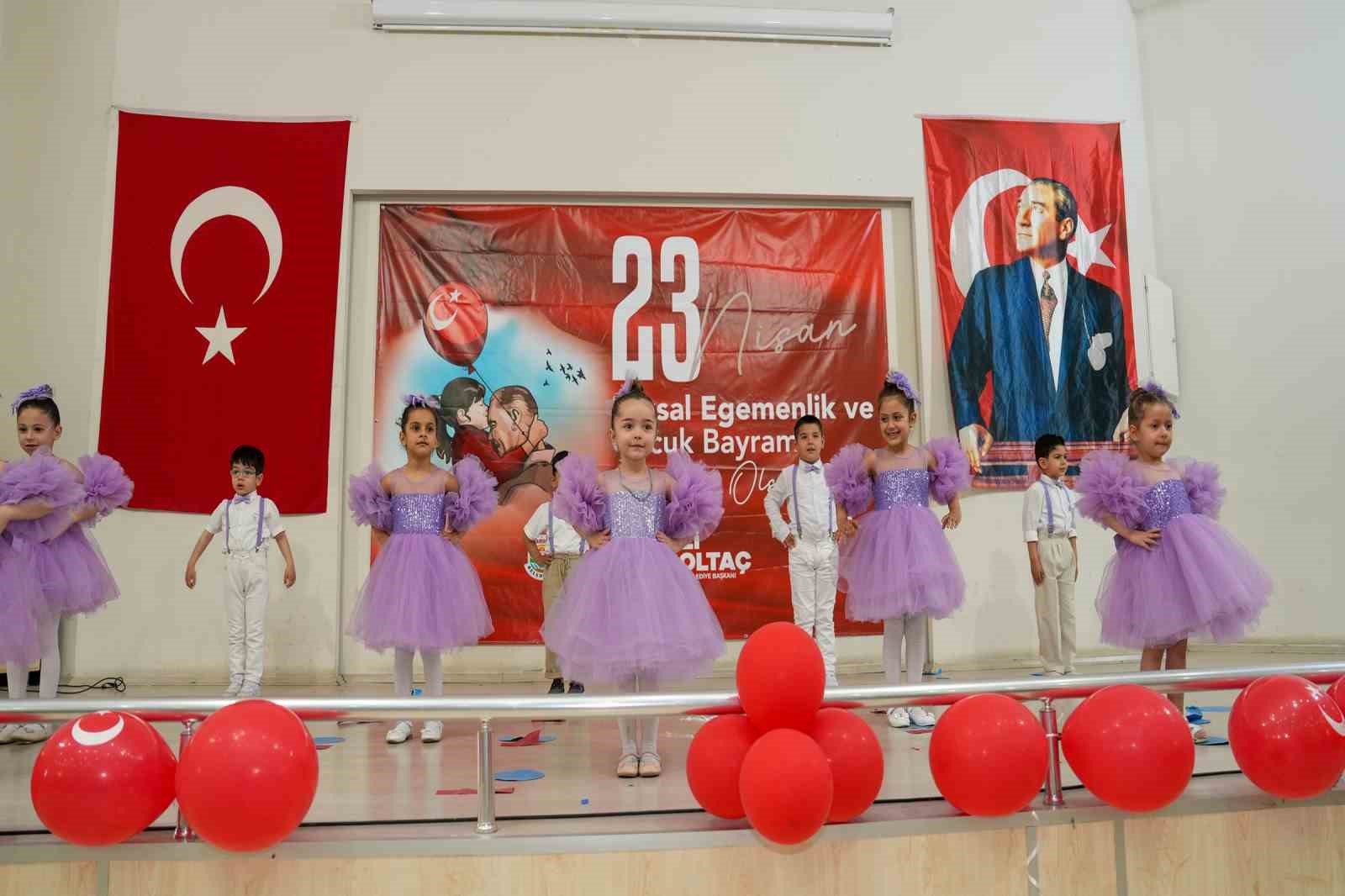 Kreşte eğitim g&ouml;ren &ccedil;ocuklar 23 Nisan&rsquo;ı kutladı
