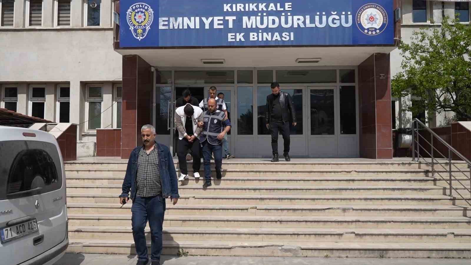 "Tamir" bahanesiyle dolandırıcılık: Sağlam par&ccedil;ayı s&ouml;k&uuml;p &uuml;st&uuml;ne para aldılar

