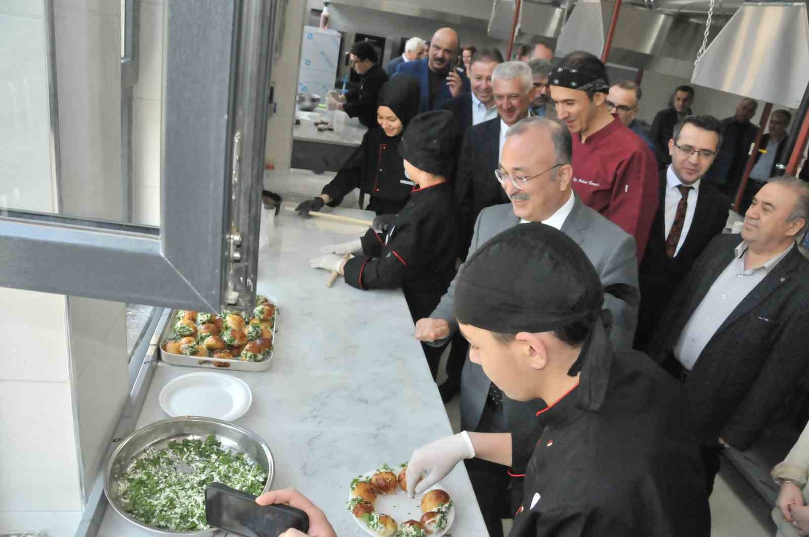 Akşehir Turizm Lisesi’ne Mutfak Atölyesi açıldı