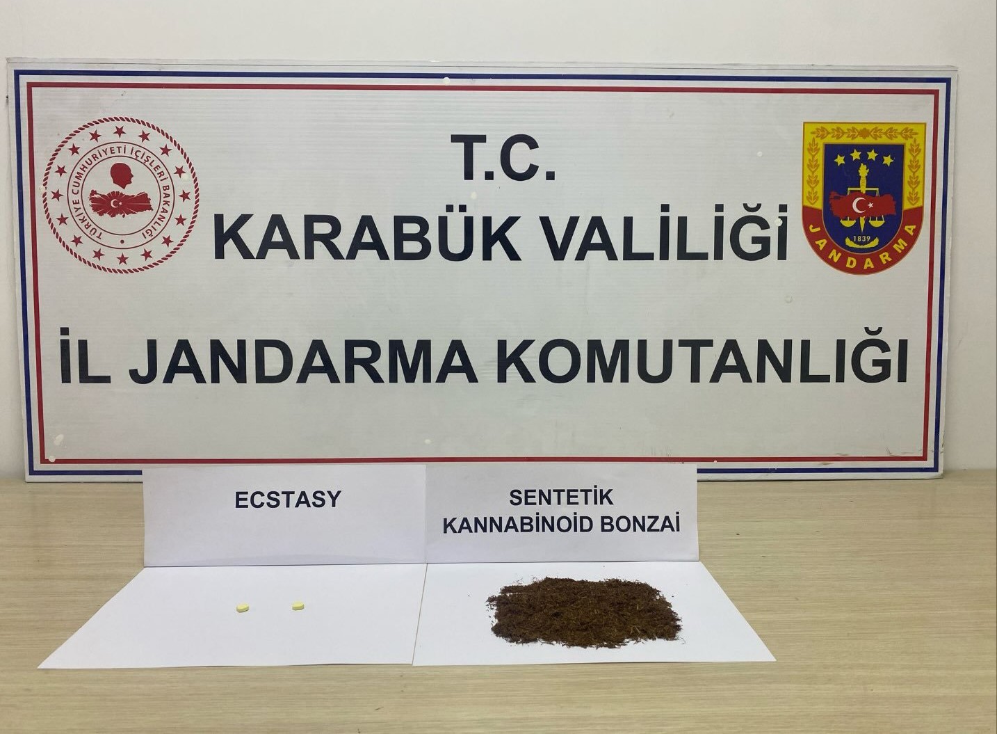 Karabük’te jandarmadan uyuşturucu operasyonu: 3 kişi yakalandı