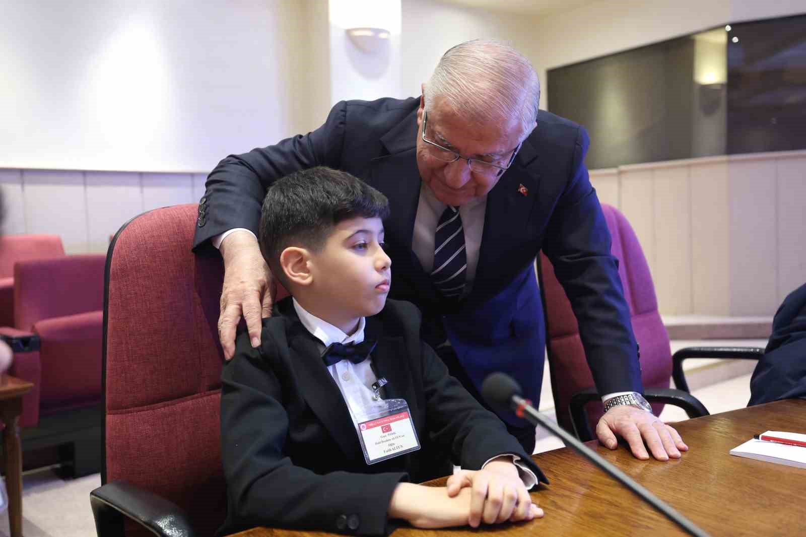 Milli Savunma Bakanı Güler, şehit ve gazi çocuklarıyla bir araya geldi