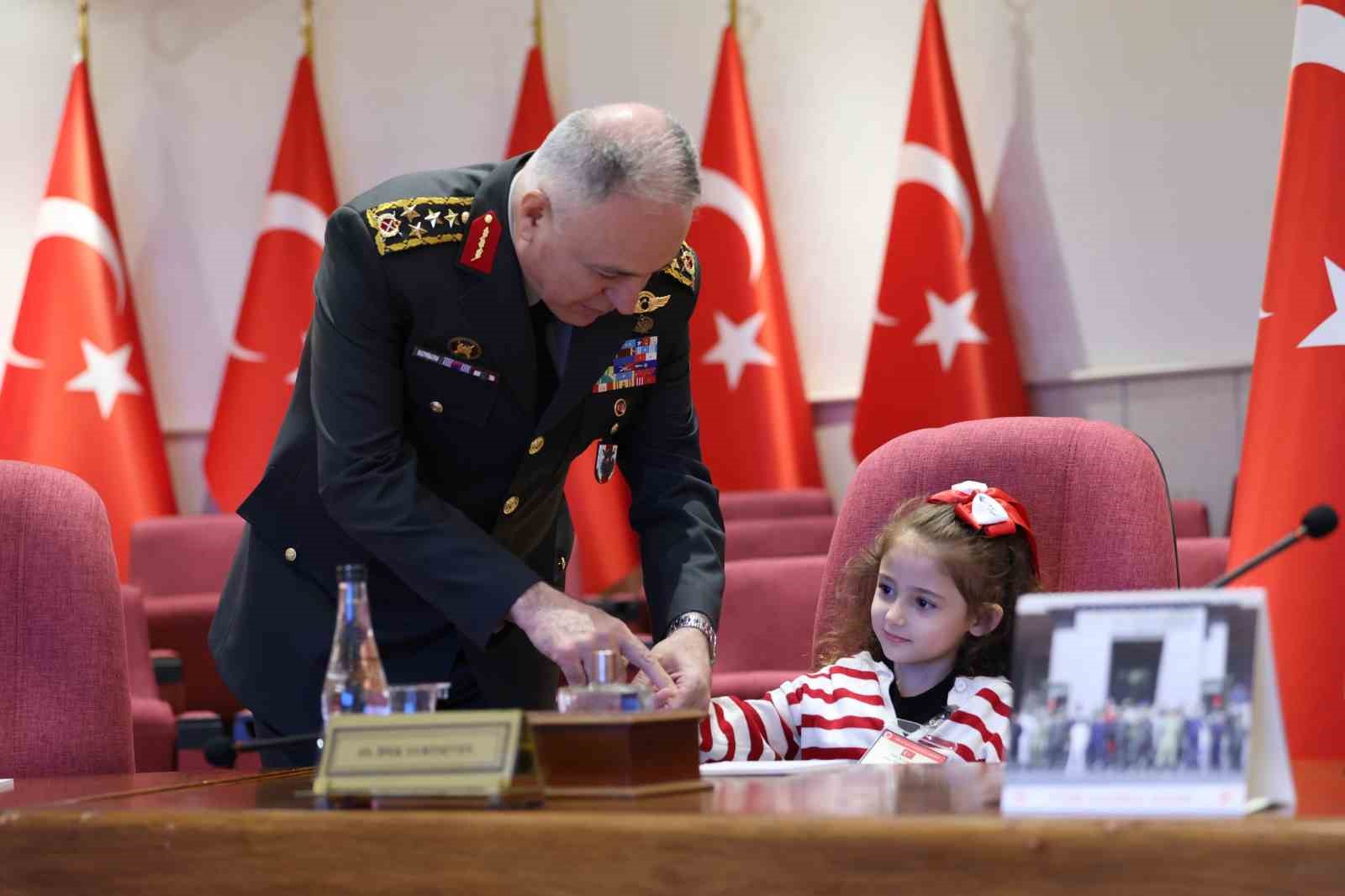 Milli Savunma Bakanı Güler, şehit ve gazi çocuklarıyla bir araya geldi